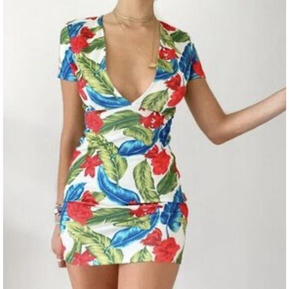 NWT Forever 21 Red White Green Topical Mini Dress With V Neck Size Small. - Picture 1 of 7
